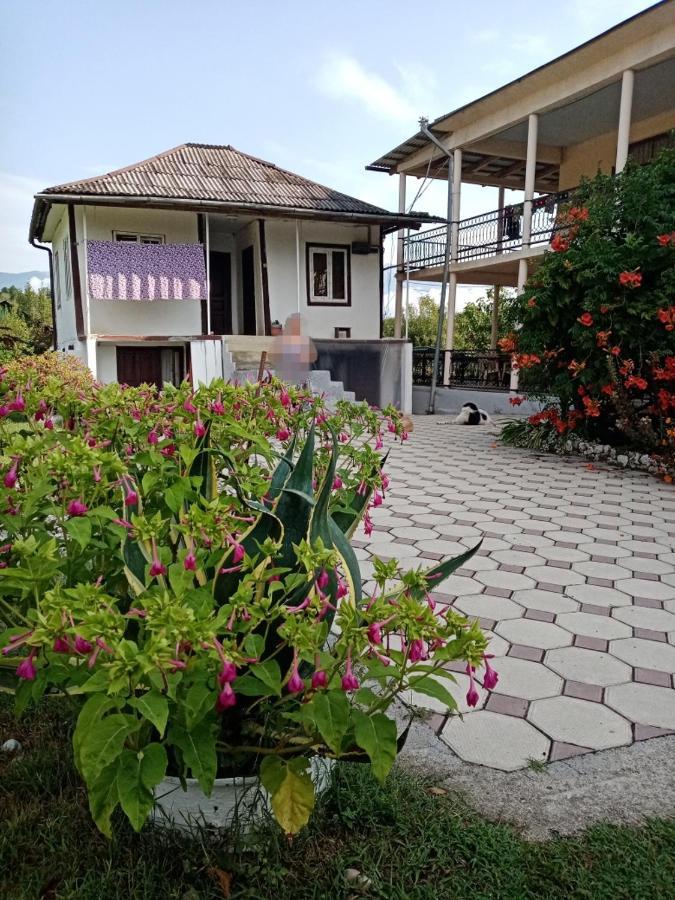Guesthouse At Oleg'S Zolotoy Bereg Gudauta Exterior photo